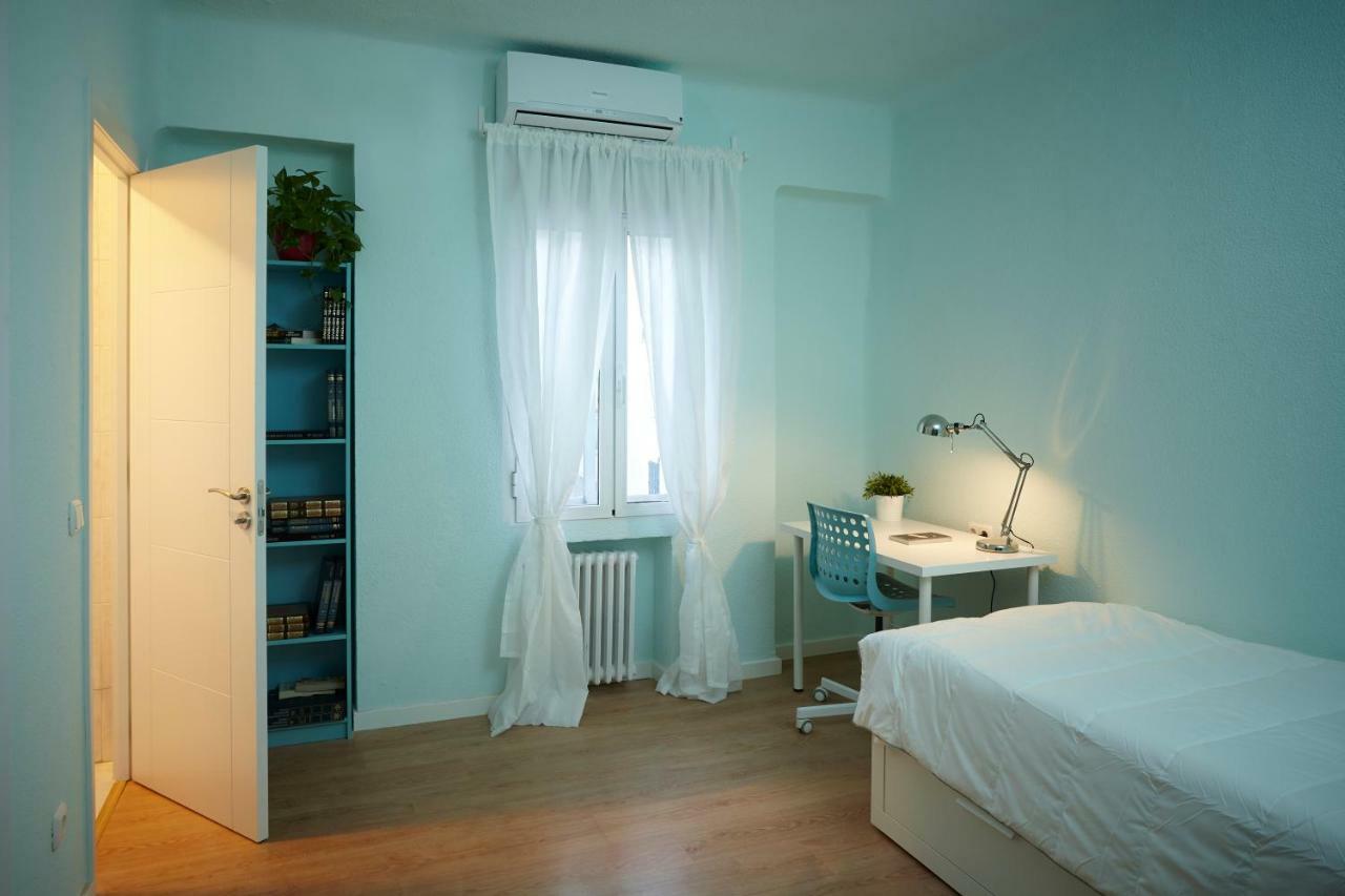 Residencia Abay Hostel Madrid Buitenkant foto